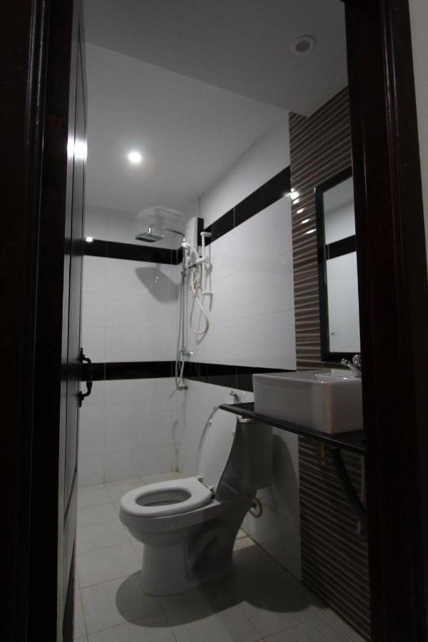 New Season Riverside Hotel Phnom Penh Exterior foto