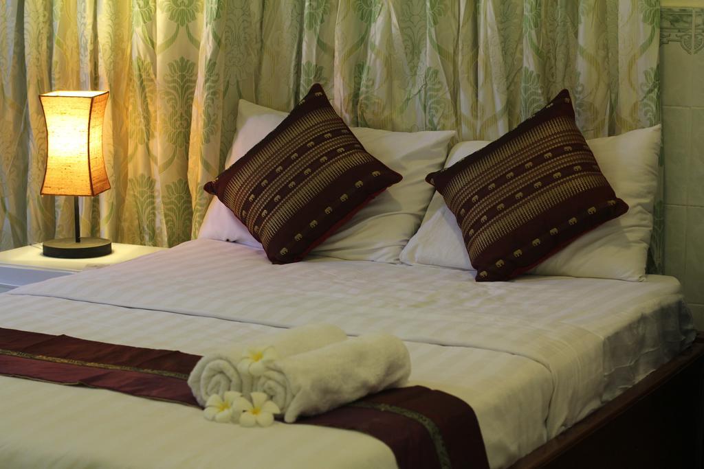 New Season Riverside Hotel Phnom Penh Exterior foto