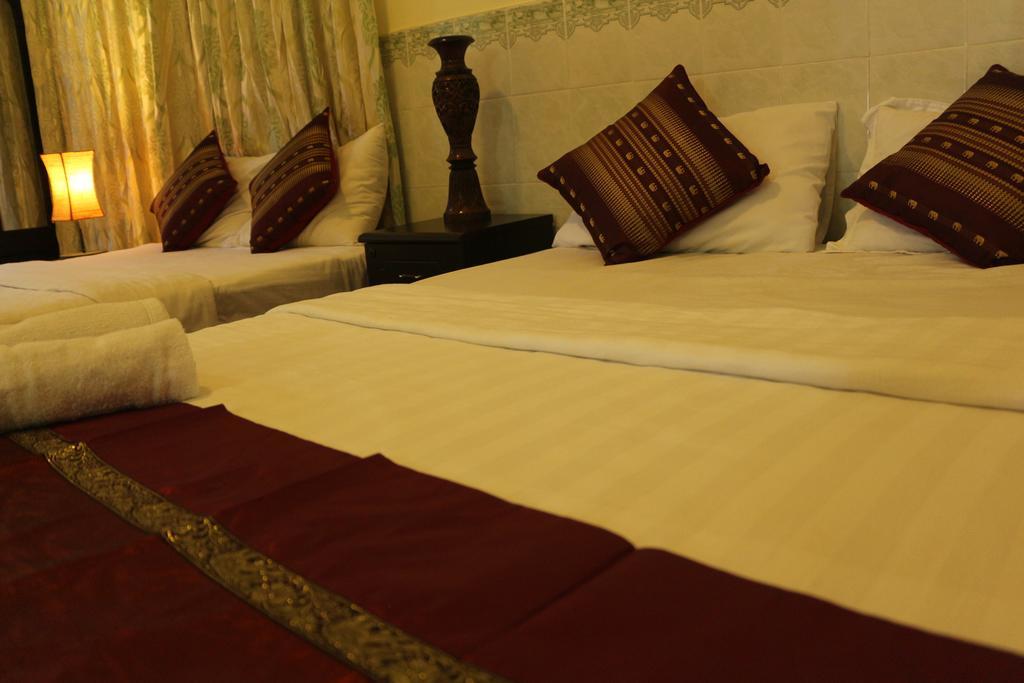 New Season Riverside Hotel Phnom Penh Exterior foto