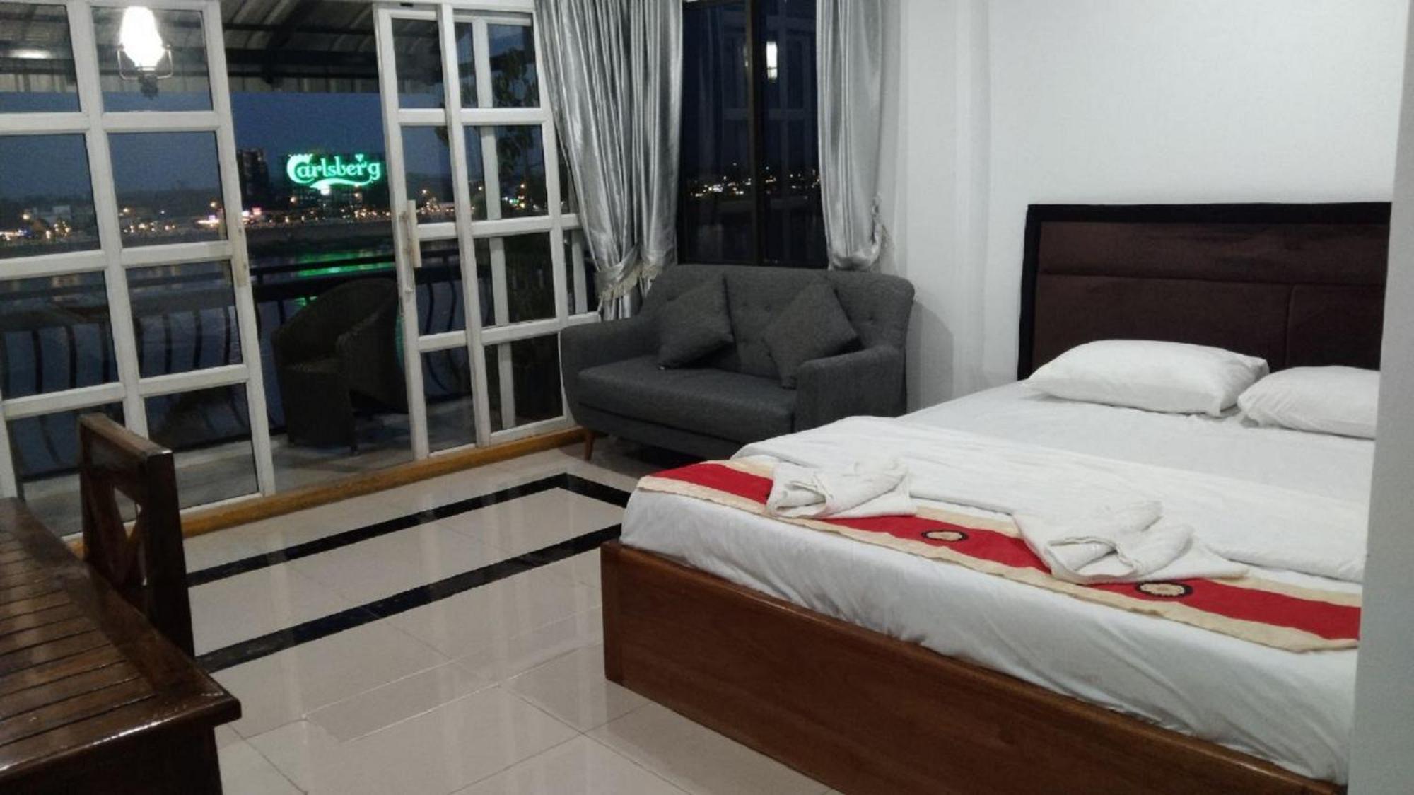 New Season Riverside Hotel Phnom Penh Exterior foto