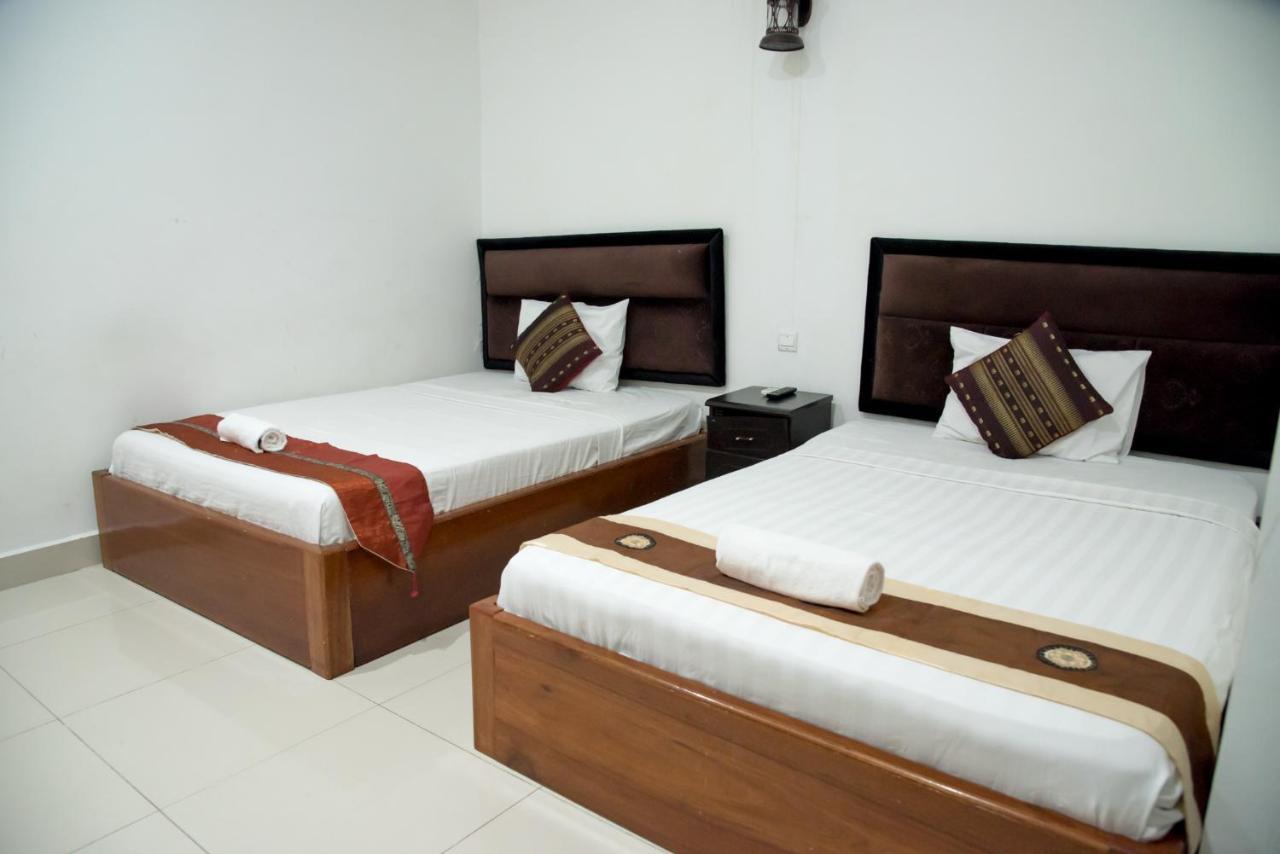 New Season Riverside Hotel Phnom Penh Exterior foto